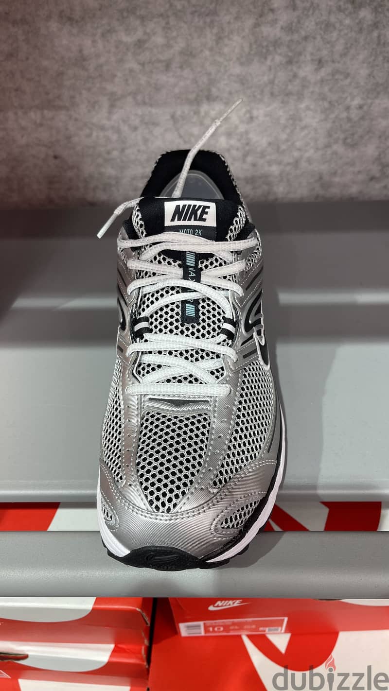 Nike Moto 2K 1