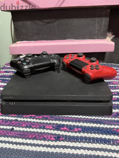 PS4 slim 1T 2 controllers