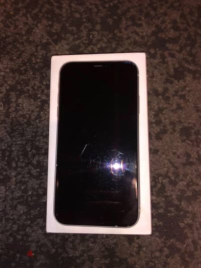 Apple - iPhone 11
