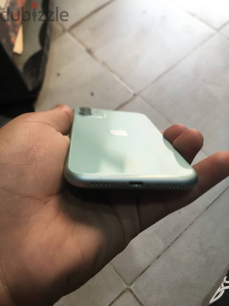 Apple - iPhone 11 4