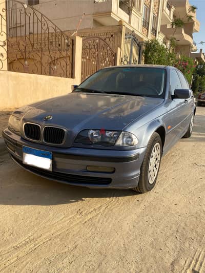 BMW 318 بي ام فبريكا بالكامل بدون اي دهانات