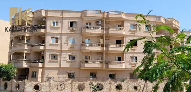 شقه لقطه تلت اربع تشطيب بمساحه 186م بأفضل مناطق الشروق