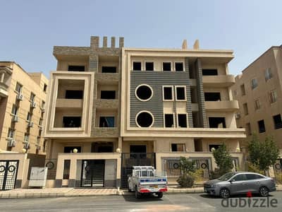 Large area ground 3 rooms for sale in the most upscale areas of the Fifth Settlement
