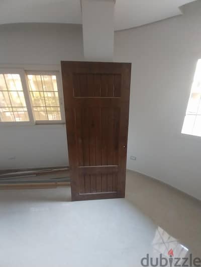 ٤ ابواب  شقة وغرف