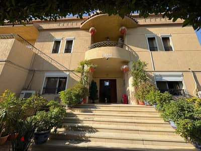 فيلا ممتازة وبحجم استثنائي للبيع في الرحاب! أكبر نموذج E1 بمساحة مباني 580م + حديقة 832م وبدروم كامل