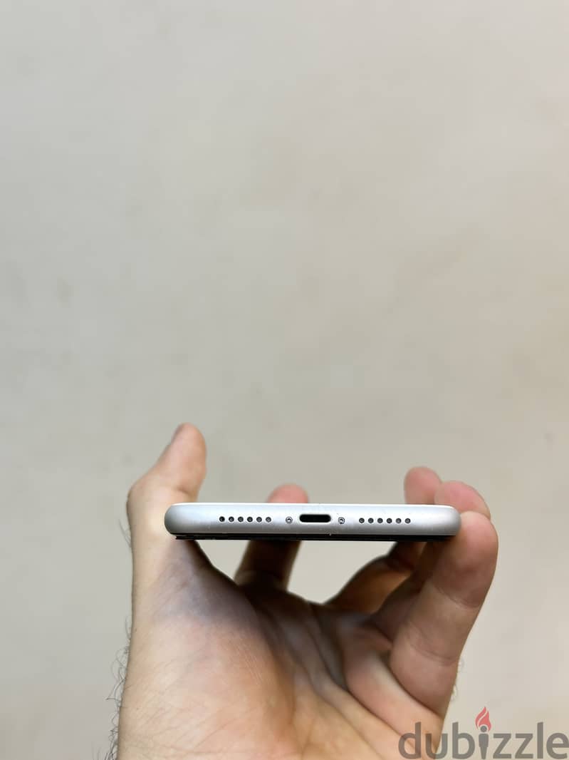 Apple - iPhone 11 4