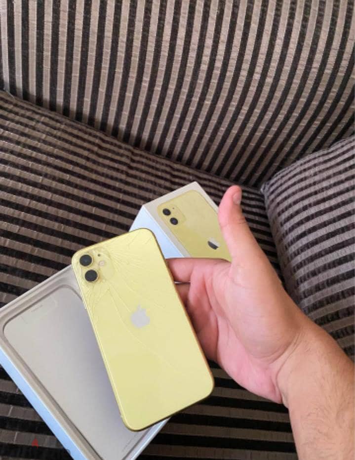 iPhone 11 64G battery 82% 2