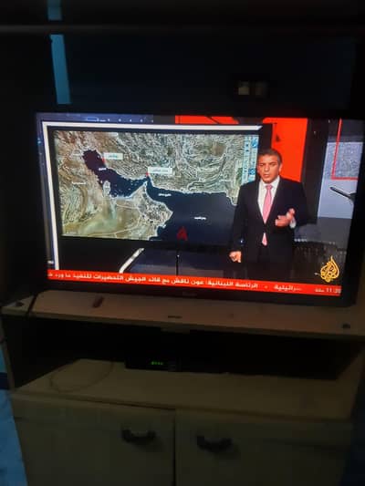للبيع شاشه يونيراير 32 بوصه