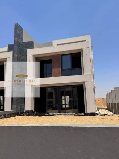 فيلا متشطبة للبيع في الباتيو تاون التجمع الخامس بجوار الجامعة الامريكية بفيو مفتوح علي لاند سكيب