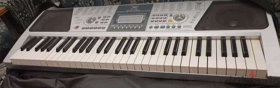 Angelet Xts-661 keyboard piano with LCD screen