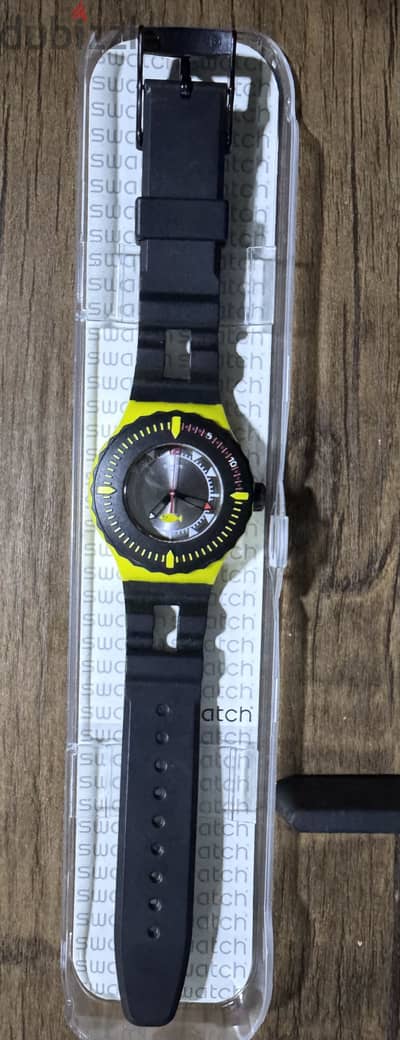 ساعه Swatch Scuba Libre "Bumble Dive"