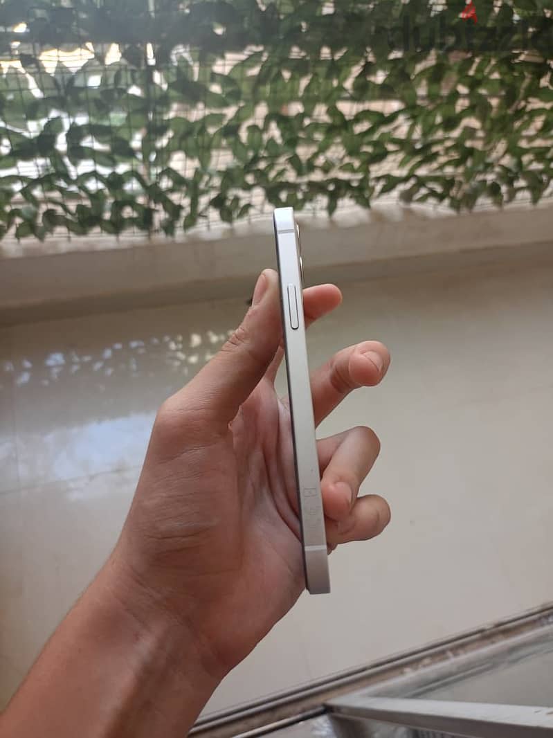Apple - iPhone 12 4