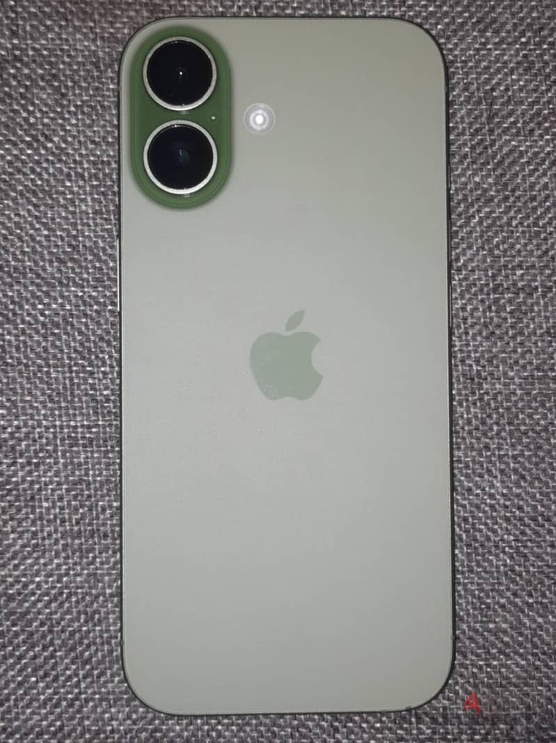 Apple - iPhone 17 3