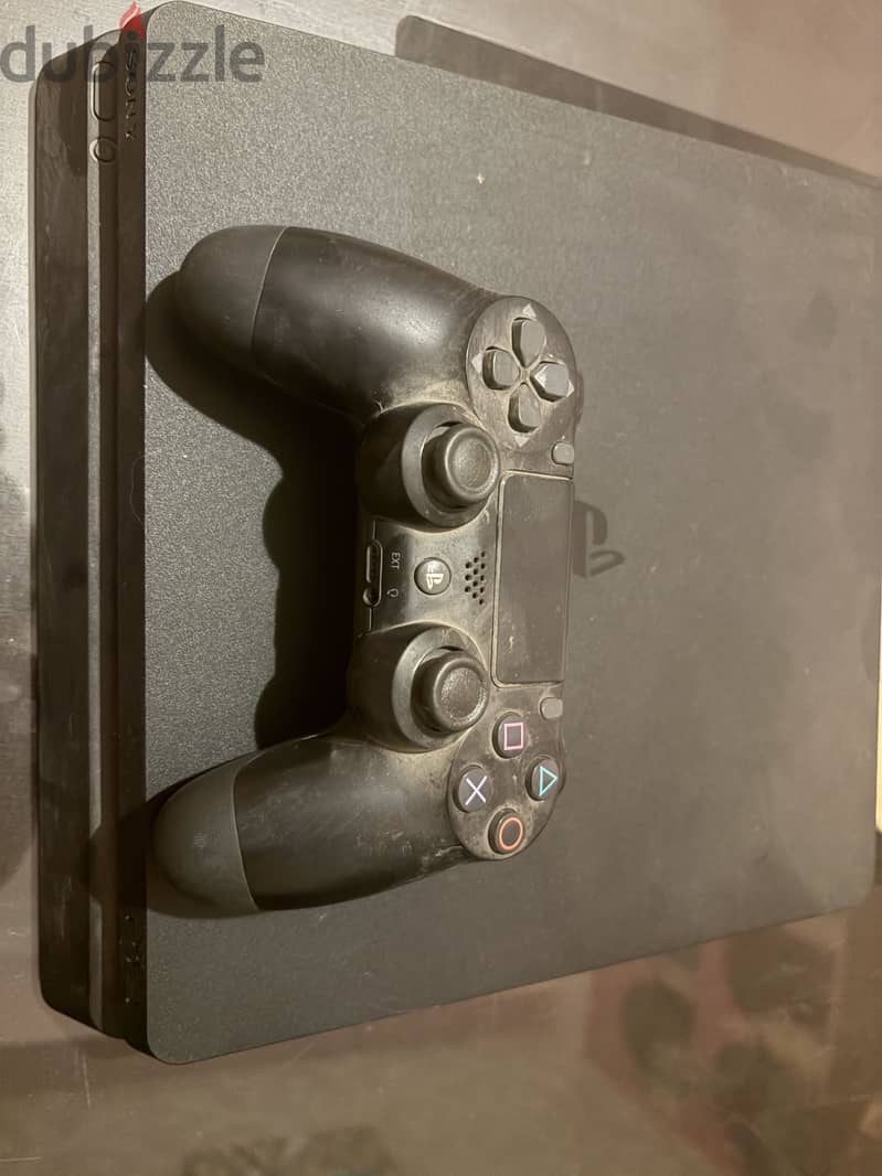 PlayStation 4 slim 500 GB with controller 1