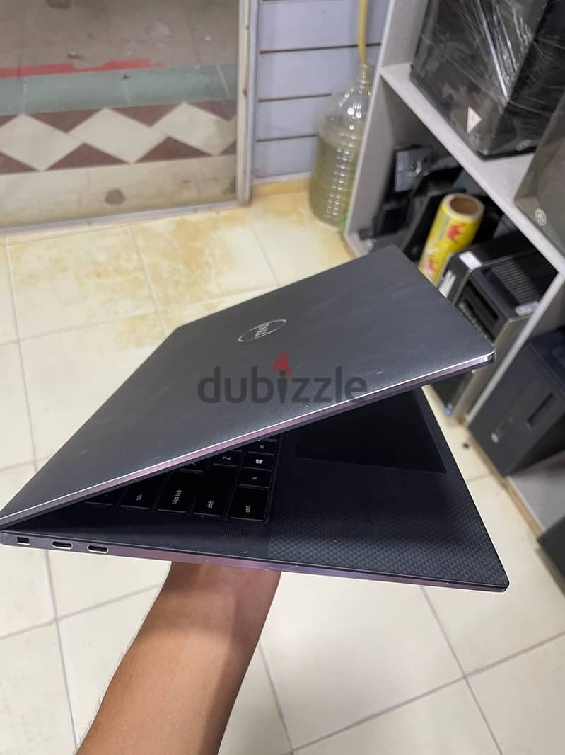 Dell precision 5560 1