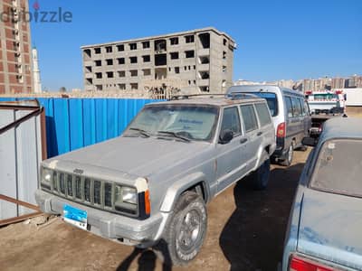 Jeep Cherokee 2000 - Gold