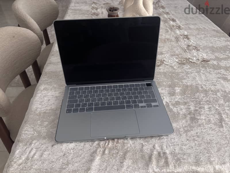 MacBook Air M5 / 13-inch 2