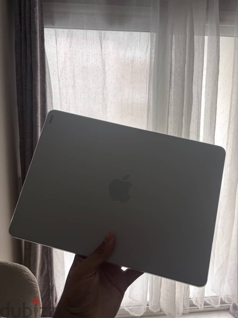 MacBook Air M5 / 13-inch 6