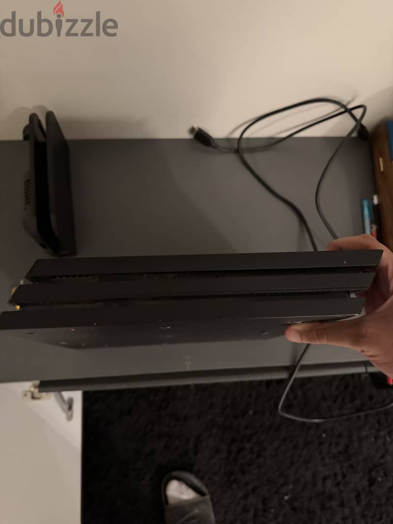 Playstation 4pro 1tb(October) 5