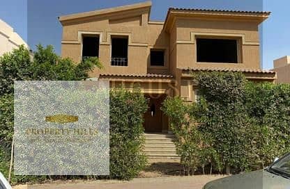 فيلا فاخره مساحتها كبيره في مدخل مدينه العبور بجوار كارفور العبور بكاش 16 مليون هتستلمها فوري