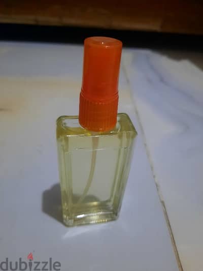 عطر للبيع رائحة نافذة قوية