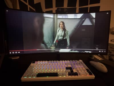 Curved Ultrawide Monitor – Excellent Condition