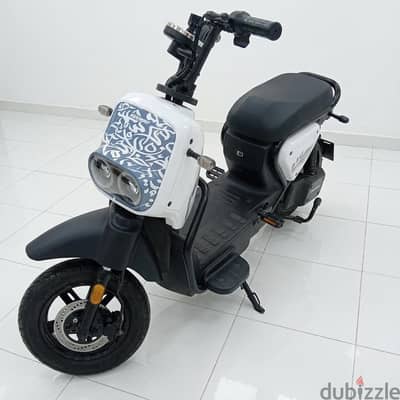 سكوتر كهربائي Keeway Fly 6٥٠W