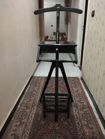 رشاقة ملابس  خشب