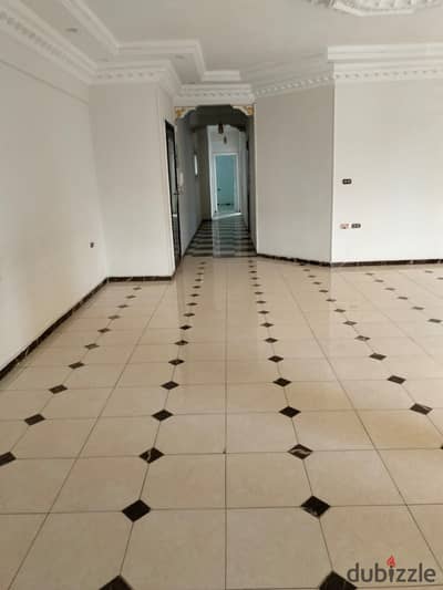 North-facing apartment for rent in a villa in El Banafsaj 7, directly on the main street next to the service area and main road networks in First Settlement!