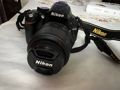 Nikon D5200 - Used Like New with lens 18-55 VR