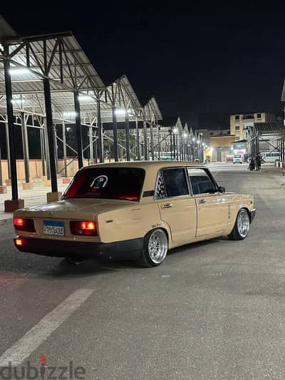 لادا 2105 1986