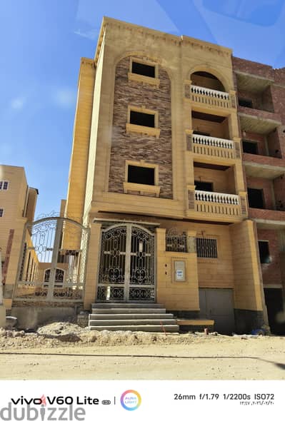 عماره سكنيه اكتوبر 209متر