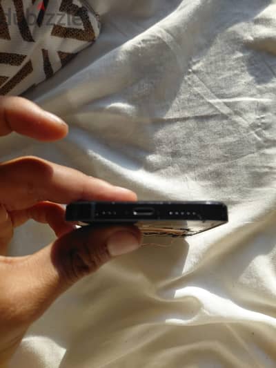 iPhone 12 128GB (عيوب - قطع غيار)