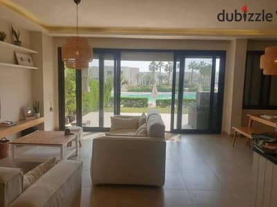 Townhouse for sale at below market price with Ultra Super Lux finishing and a prime location