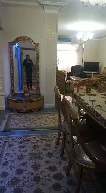 شقة مفروشة ومجهز بالكامل المساحه الدقي مدخل فاخر عمارة شيك 2مصعد جميع الاجهزه الكهربائيه تشطيب سوبر لوكس 150م سكن فاخر موقع مميز قرب ش التحرير