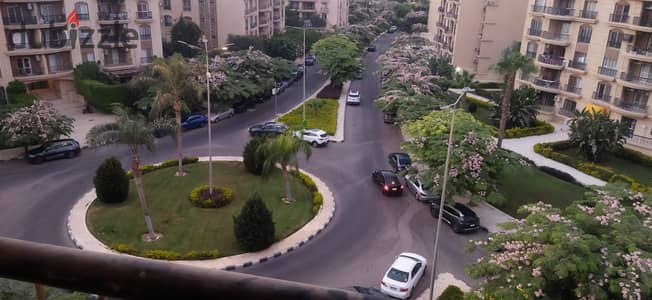 شقه مميزه للايجار 162م اول سكن فييو ميدان بجوار افينيو مول وكارفور ٣نوم و ٣حمام
