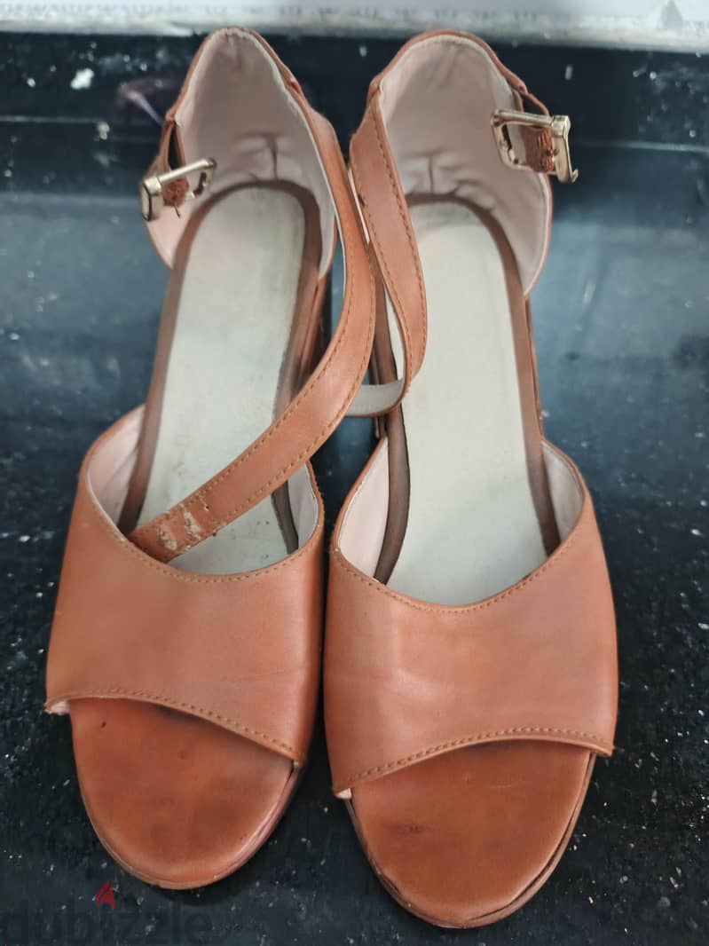 size 38 37 11