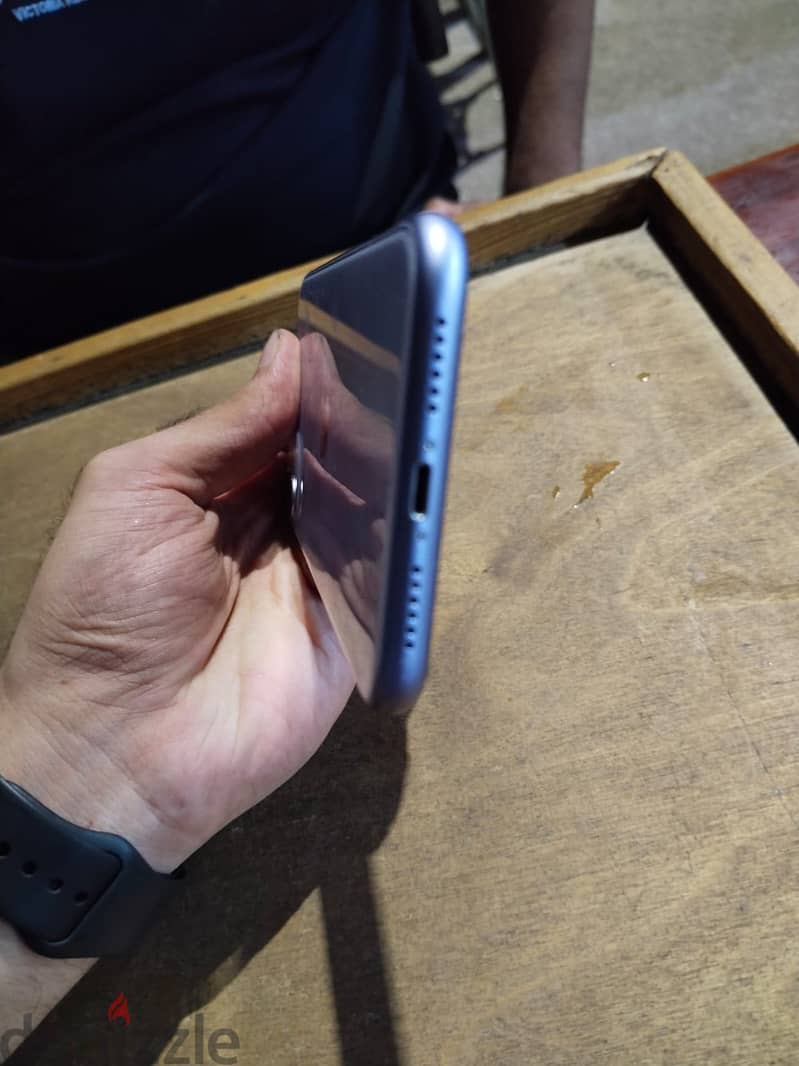 Apple - iPhone 11 5