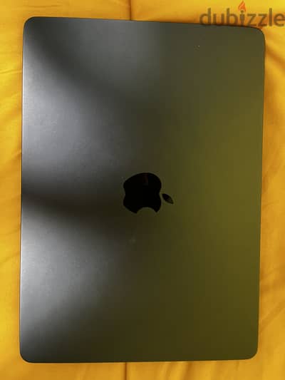 MacBook space black 13.6 inch