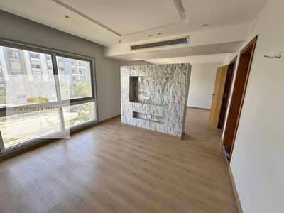 Apartment for sale in Hyde Park, Fifth Settlement directly on 90th Street
