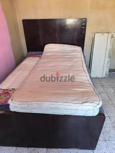 سرير خشب زان متين مقاس 150×200 سم (بدون مراتب)