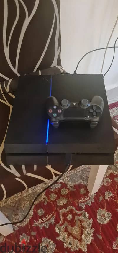 بلايستيشن 4 PS4 للبيع بحالة جيدة 