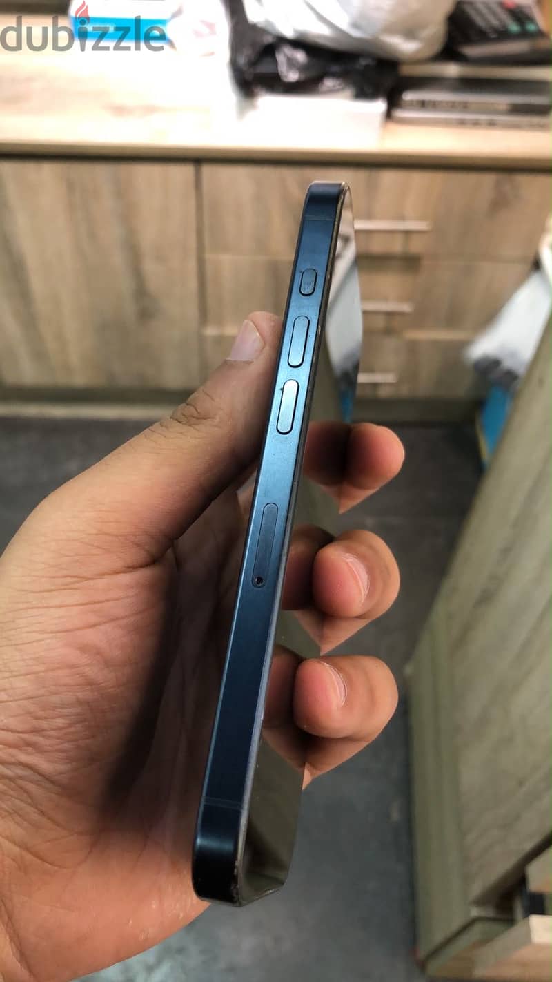 Apple - iPhone 15 Pro storage 1 Tera 3
