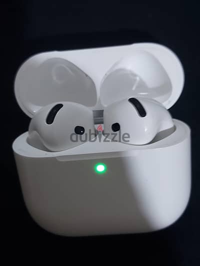 Apple AirPods 4 استعمال ايام بدون الكرتونه وأرد الكويت تجربة فقط