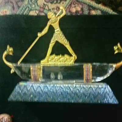 تحفه فرعونيه من كريستال عصفور