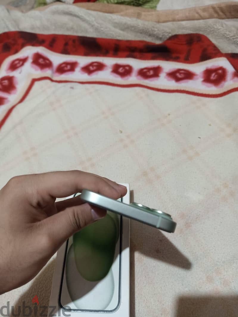 Apple - iPhone 15 4