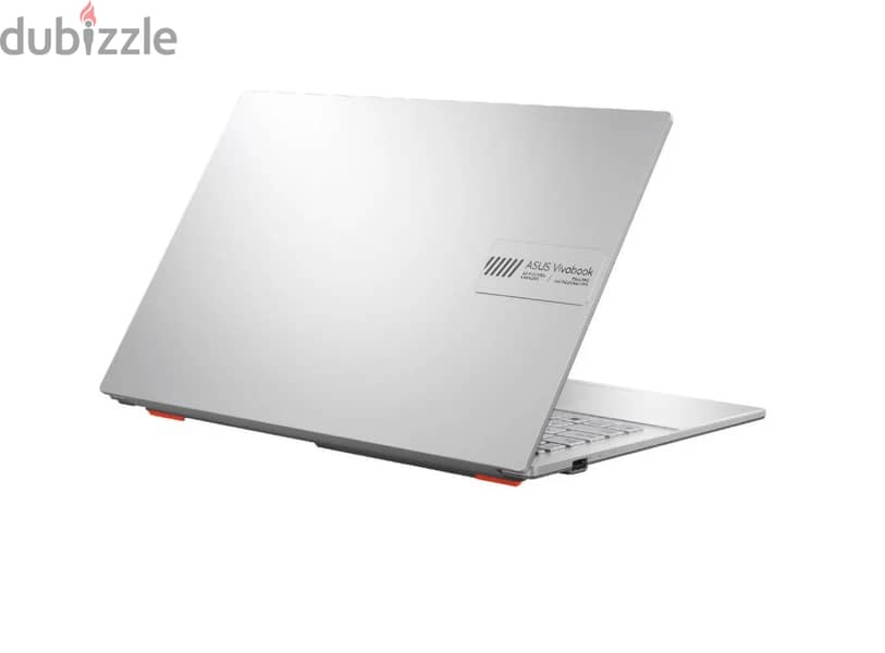 Asus VivoBook 15 E1504FA 4