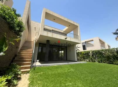 تاون هاوس للإيجار في أليجريا، تصميم شهيرة فهمي، 220م، 3 غرف، 3 حمام، غرفة ناني، مطبخ وتكييفات. الإيجار 85 ألف جنيه شهريًا.
