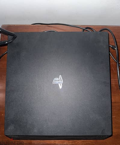 Play station 4 pro مستعمل متغير له هارد
