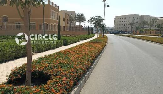 توين هاوس فاخر للإيجار المفروش بالكامل في ميفيدا مباني 356 م² | أرض 371 م² | 4 غرف نوم | 4 حمامات | بالتكييفات والمطبخ